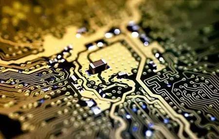 摩尔定律限制硅半导体发展，化合物半导体材料成新解？